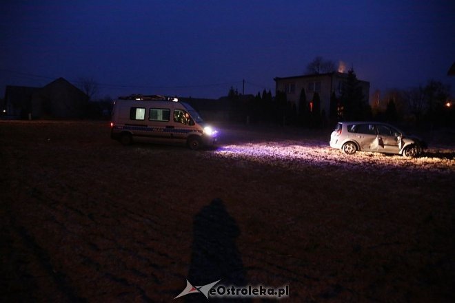 Wypadek w Czarnowcu. Jedna osoba trafiła do szpitala [ZDJĘCIA] - zdjęcie #9 - eOstroleka.pl