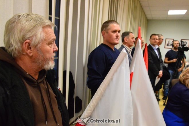 Sesja rady miasta Ostrołęki i protest mieszkańców gminy Rzekuń [19.12.2016] - zdjęcie #14 - eOstroleka.pl