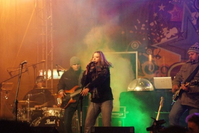 Sylwester Miejski na Placu Bema (31.12.09) - zdjęcie #91 - eOstroleka.pl