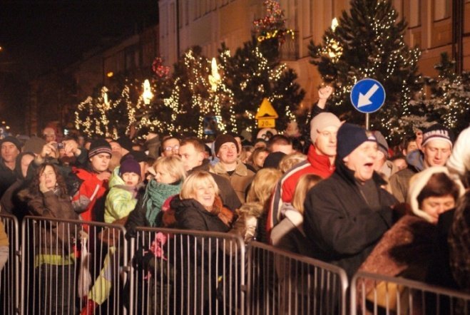 Sylwester Miejski na Placu Bema (31.12.09) - zdjęcie #73 - eOstroleka.pl
