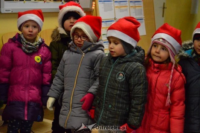 Przedszkole Miejskie nr 8 z wizytą w MOPR [21.12.2016] - zdjęcie #4 - eOstroleka.pl