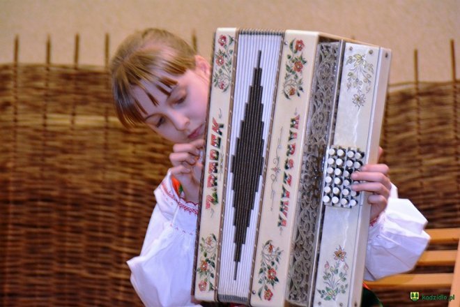 Kadzidło: Podsumowanie projektu „Graj gracyku...” w Centrum Kultury Kurpiowskiej [ZDJĘCIA] - zdjęcie #53 - eOstroleka.pl