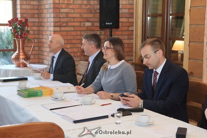 Za nami XXVII sesja Rady Powiatu w Ostrołęce [WIDEO, ZDJĘCIA] - zdjęcie #4 - eOstroleka.pl