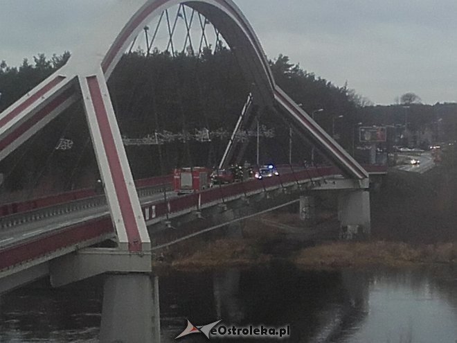 Kolizja dwóch osobówek na „nowym moście” w Ostrołęce [ZDJĘCIA] - zdjęcie #5 - eOstroleka.pl