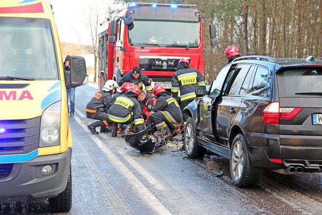 Wypadek na DK 61 Ostrołęka - Łomża [28.12.2016] - zdjęcie #8 - eOstroleka.pl