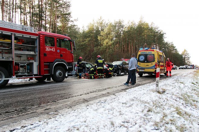 Wypadek na DK 61 Ostrołęka - Łomża [28.12.2016] - zdjęcie #11 - eOstroleka.pl