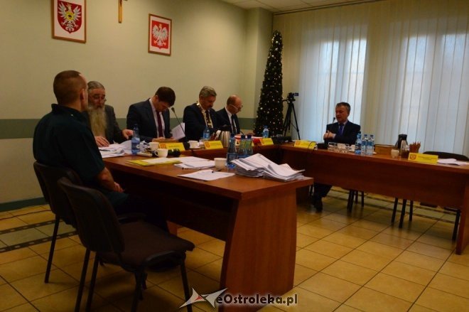 Budżetowa sesja Rady Miasta Ostrołęki [29.12.2016] - zdjęcie #1 - eOstroleka.pl