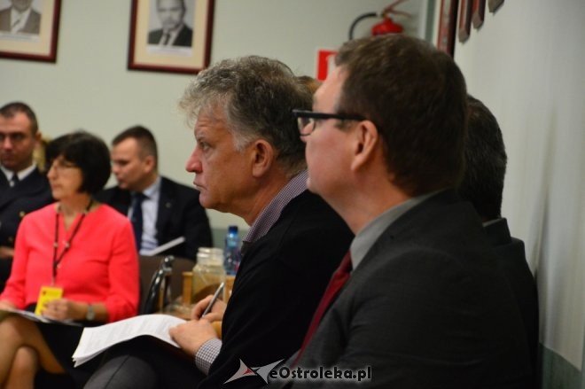 Budżetowa sesja Rady Miasta Ostrołęki [29.12.2016] - zdjęcie #10 - eOstroleka.pl