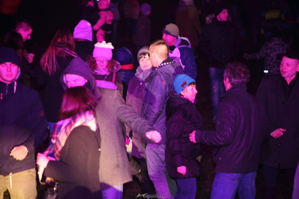 Miejski Sylwester pod Galerią Bursztynową [31.12.2016] - zdjęcie #65 - eOstroleka.pl