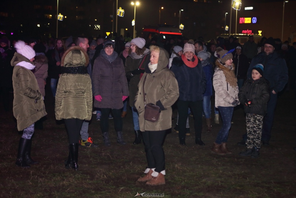 Miejski Sylwester pod Galerią Bursztynową [31.12.2016] - zdjęcie #52 - eOstroleka.pl