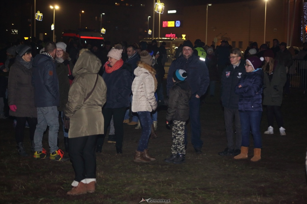 Miejski Sylwester pod Galerią Bursztynową [31.12.2016] - zdjęcie #49 - eOstroleka.pl