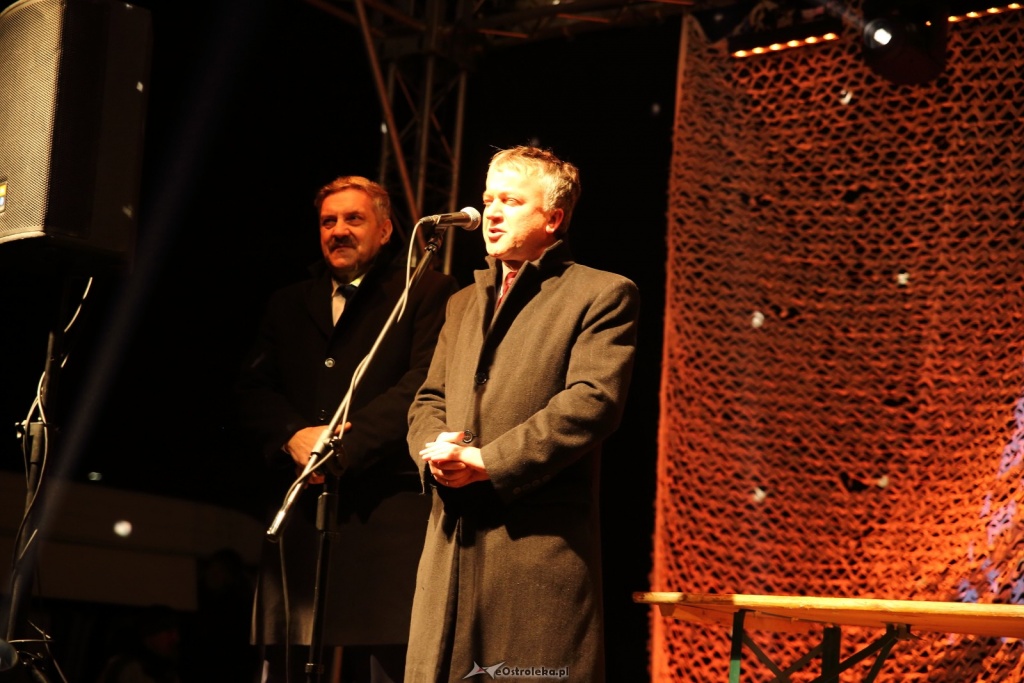 Miejski Sylwester pod Galerią Bursztynową [31.12.2016] - zdjęcie #42 - eOstroleka.pl