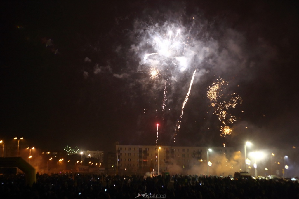 Miejski Sylwester pod Galerią Bursztynową [31.12.2016] - zdjęcie #21 - eOstroleka.pl