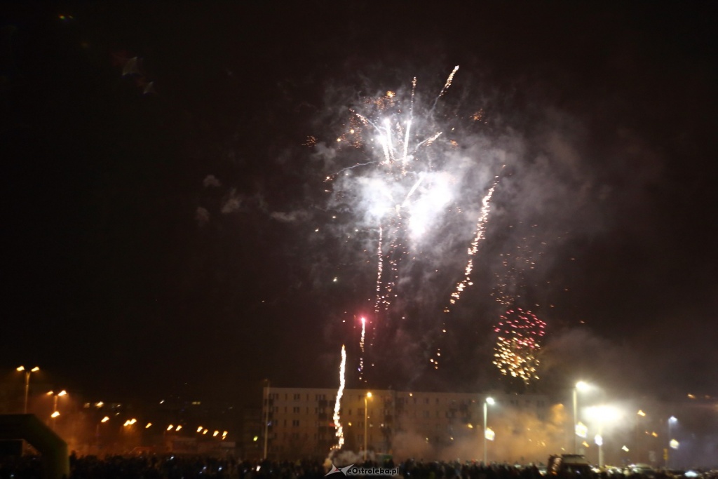 Miejski Sylwester pod Galerią Bursztynową [31.12.2016] - zdjęcie #20 - eOstroleka.pl