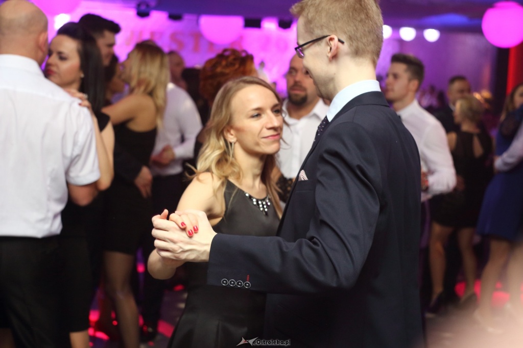 Bale sylwestrowe w Ostrołęce [01.01.2017] - zdjęcie #47 - eOstroleka.pl