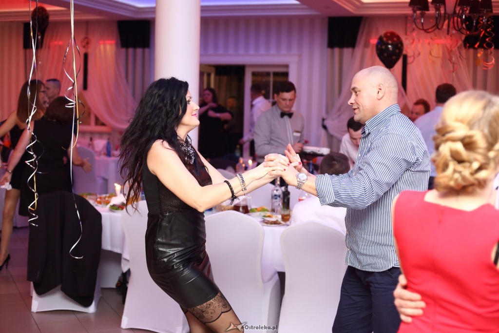 Bale sylwestrowe w Ostrołęce [01.01.2017] - zdjęcie #31 - eOstroleka.pl