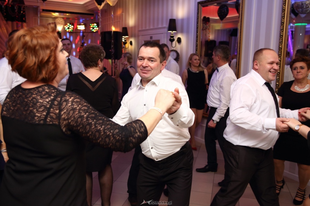 Bale sylwestrowe w Ostrołęce [01.01.2017] - zdjęcie #12 - eOstroleka.pl