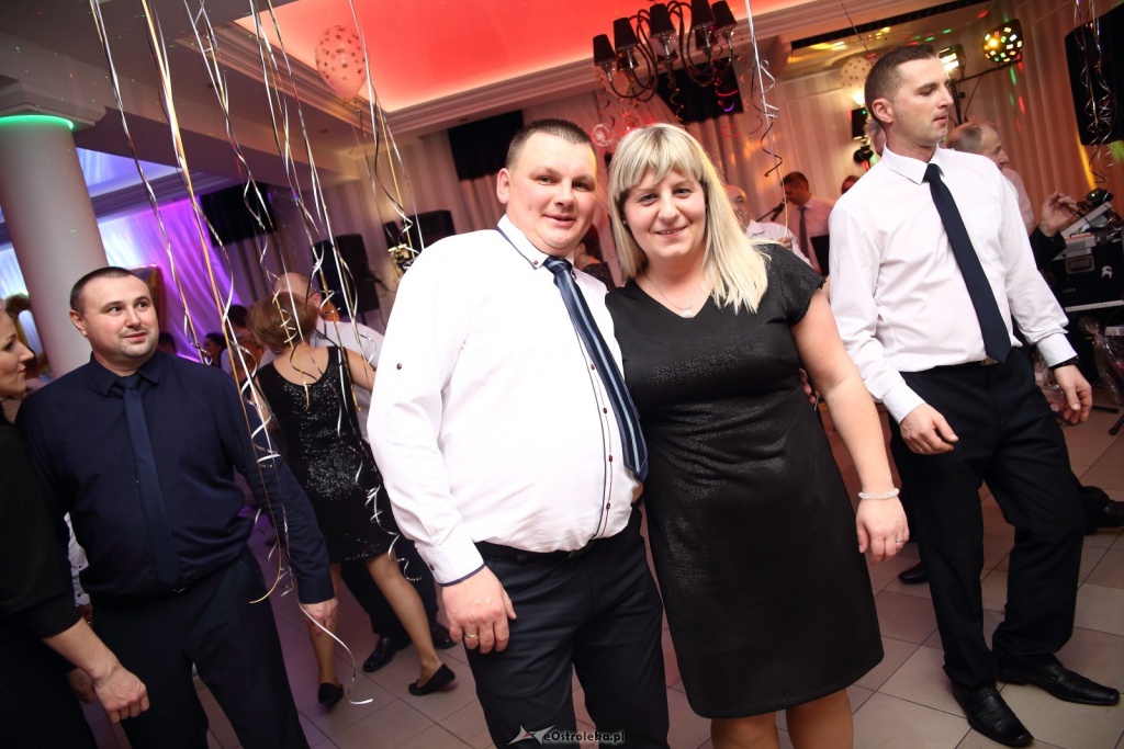 Bale sylwestrowe w Ostrołęce [01.01.2017] - zdjęcie #11 - eOstroleka.pl