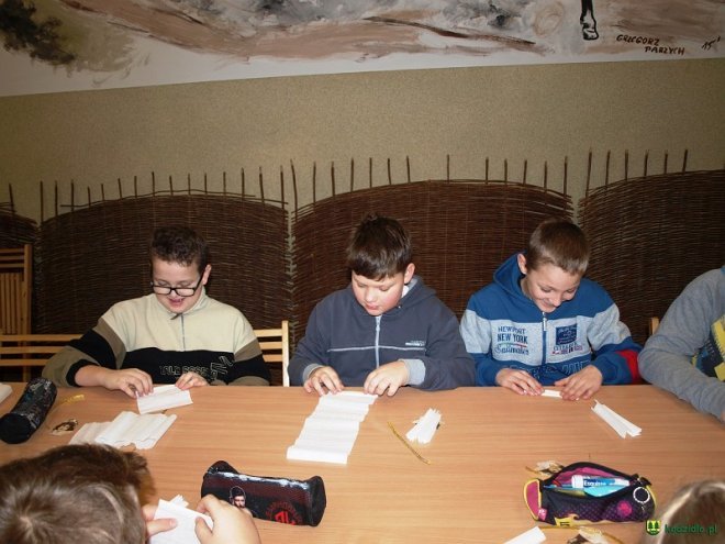 Kadzidło: Regionalne warsztaty bożonarodzeniowe w Centrum Kultury Kurpiowskiej [ZDJĘCIA] - zdjęcie #52 - eOstroleka.pl