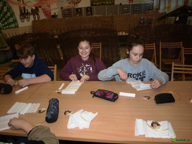 Kadzidło: Regionalne warsztaty bożonarodzeniowe w Centrum Kultury Kurpiowskiej [ZDJĘCIA] - zdjęcie #51 - eOstroleka.pl