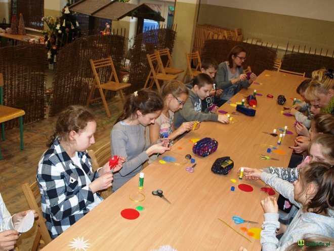 Kadzidło: Regionalne warsztaty bożonarodzeniowe w Centrum Kultury Kurpiowskiej [ZDJĘCIA] - zdjęcie #15 - eOstroleka.pl