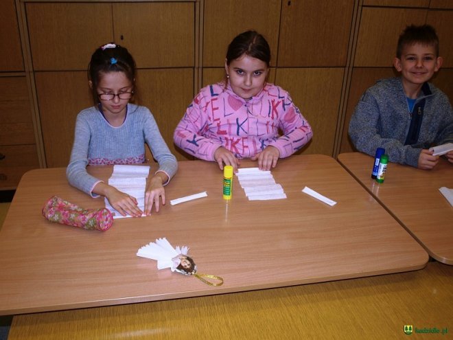 Kadzidło: Regionalne warsztaty bożonarodzeniowe w Centrum Kultury Kurpiowskiej [ZDJĘCIA] - zdjęcie #1 - eOstroleka.pl