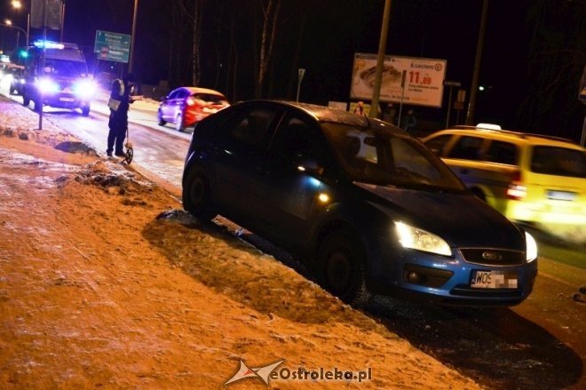 Potrącenie przy Goworowskiej [05.01.2017] - zdjęcie #4 - eOstroleka.pl