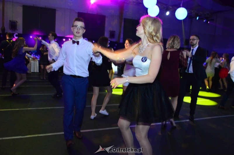 Studniówka III LO w Ostrołęce [07.01.2017] - zdjęcie #184 - eOstroleka.pl