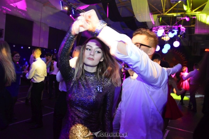 Studniówka III LO w Ostrołęce [07.01.2017] - zdjęcie #174 - eOstroleka.pl