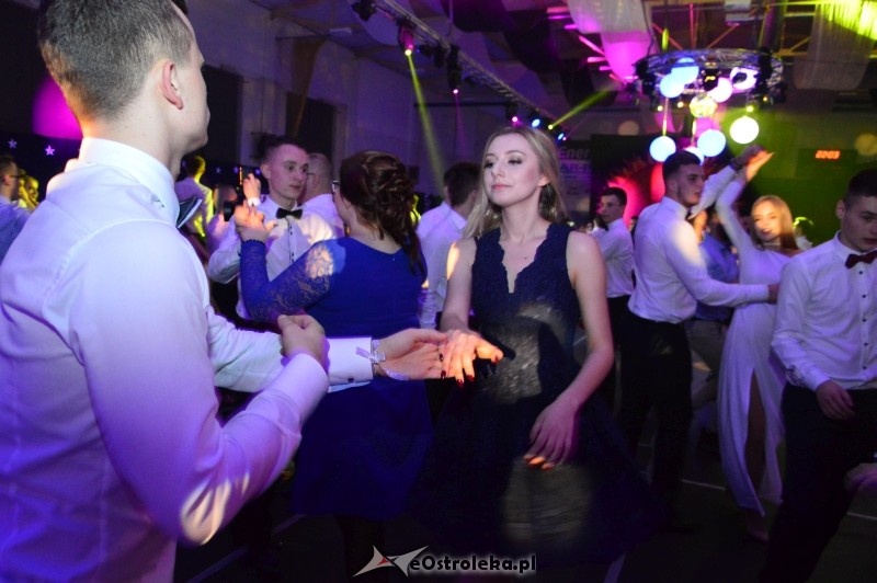 Studniówka III LO w Ostrołęce [07.01.2017] - zdjęcie #172 - eOstroleka.pl