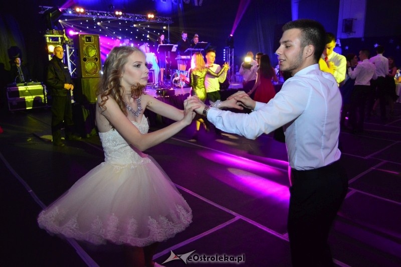 Studniówka III LO w Ostrołęce [07.01.2017] - zdjęcie #162 - eOstroleka.pl