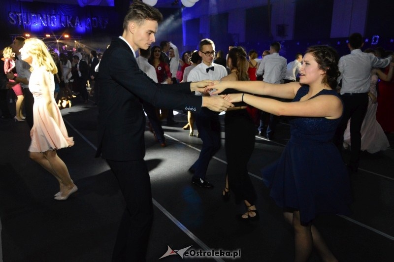 Studniówka III LO w Ostrołęce [07.01.2017] - zdjęcie #155 - eOstroleka.pl