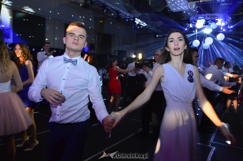 Studniówka III LO w Ostrołęce [07.01.2017] - zdjęcie #137 - eOstroleka.pl