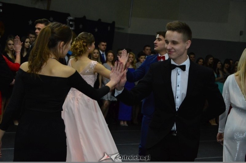 Studniówka III LO w Ostrołęce [07.01.2017] - zdjęcie #231 - eOstroleka.pl