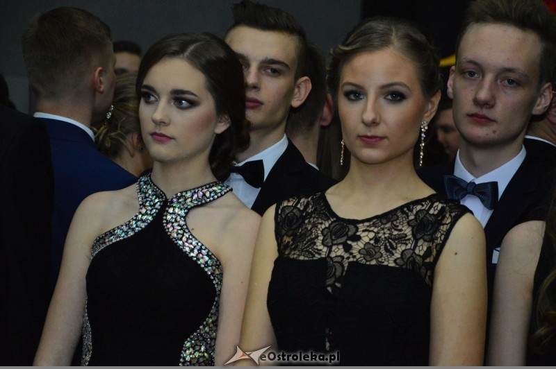 Studniówka III LO w Ostrołęce [07.01.2017] - zdjęcie #211 - eOstroleka.pl