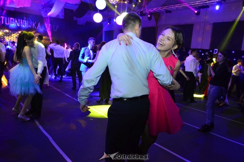 Studniówka III LO w Ostrołęce [07.01.2017] - zdjęcie #134 - eOstroleka.pl