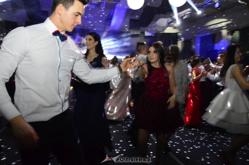 Studniówka III LO w Ostrołęce [07.01.2017] - zdjęcie #132 - eOstroleka.pl