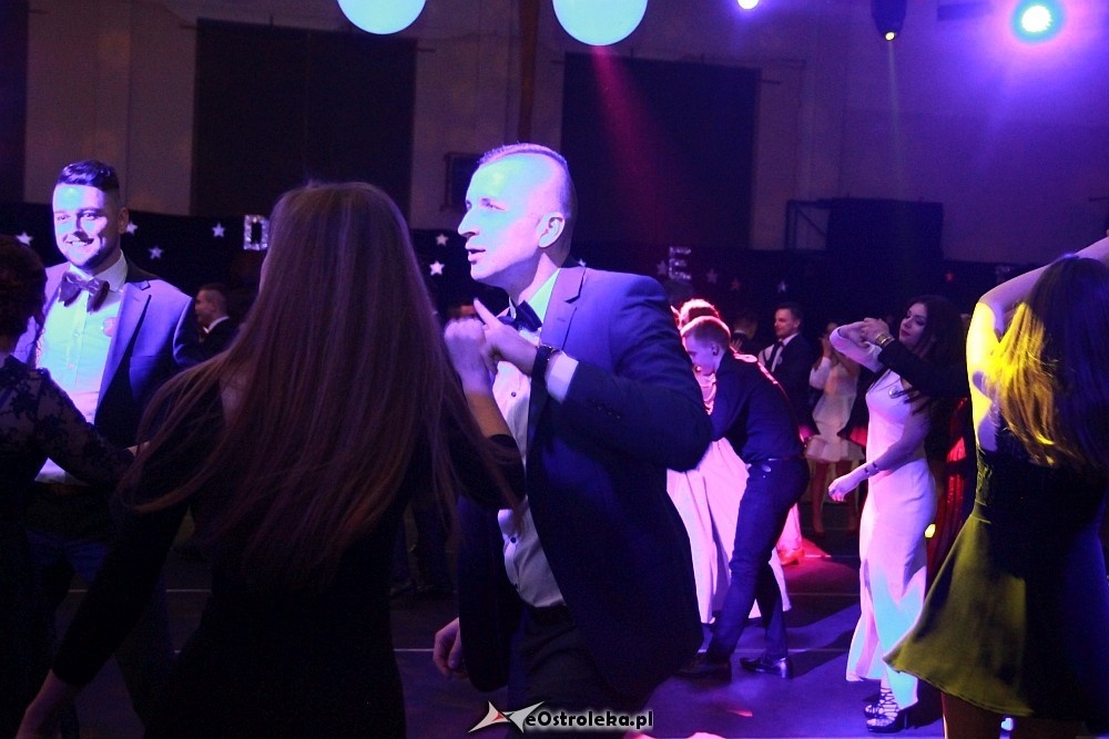 Studniówka III LO w Ostrołęce [07.01.2017] - zdjęcie #74 - eOstroleka.pl