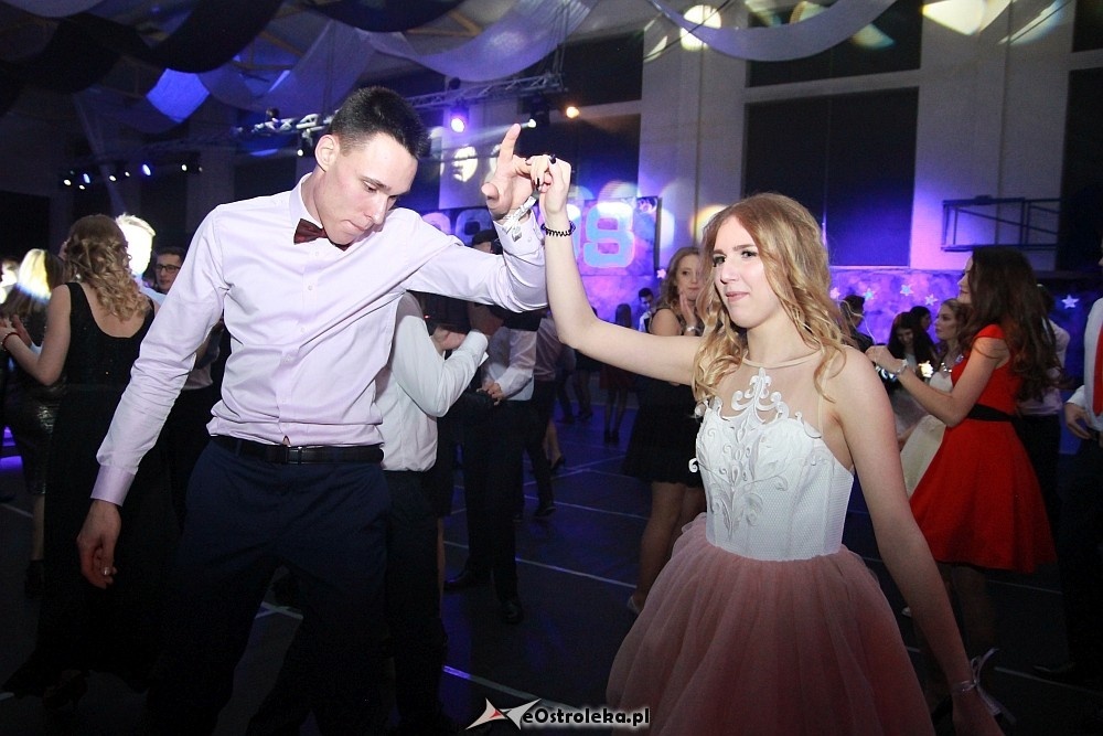 Studniówka III LO w Ostrołęce [07.01.2017] - zdjęcie #64 - eOstroleka.pl