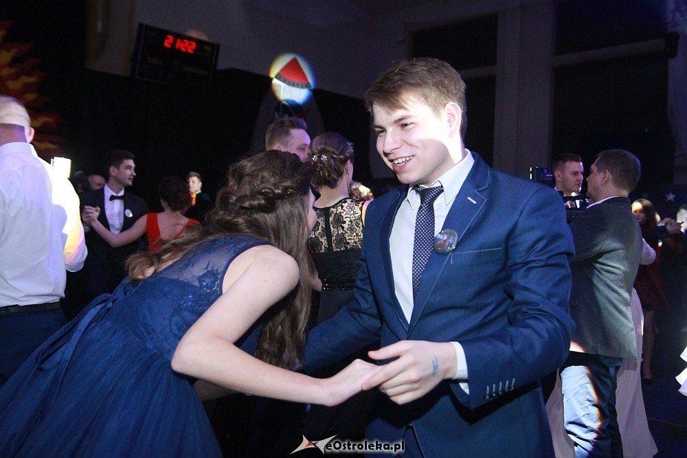 Studniówka III LO w Ostrołęce [07.01.2017] - zdjęcie #60 - eOstroleka.pl