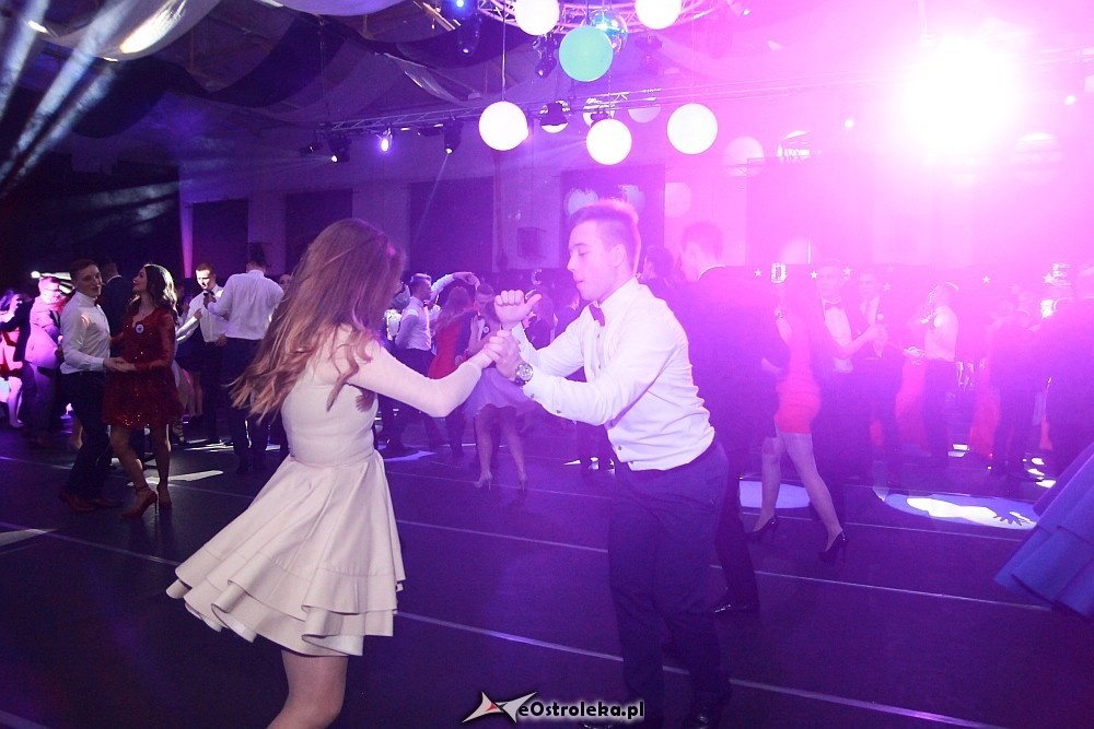 Studniówka III LO w Ostrołęce [07.01.2017] - zdjęcie #59 - eOstroleka.pl