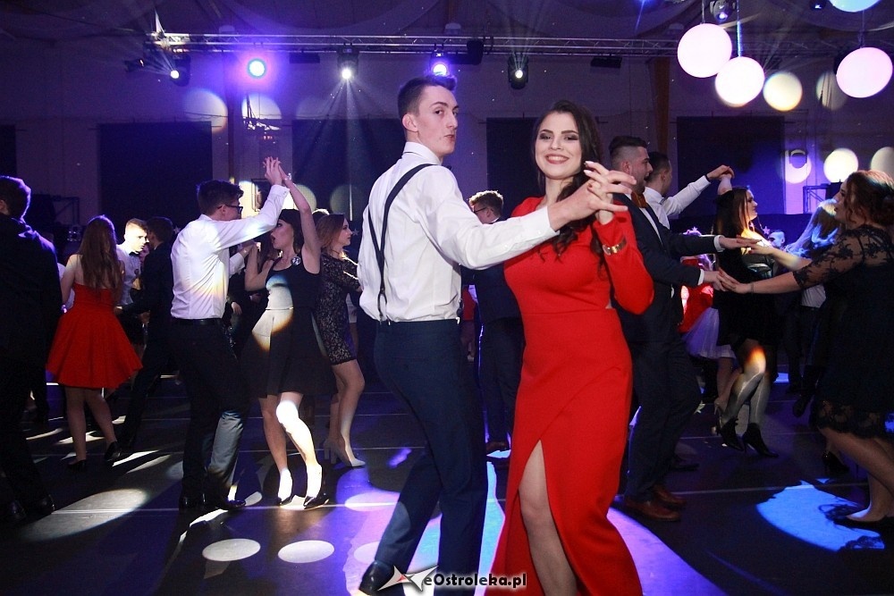 Studniówka III LO w Ostrołęce [07.01.2017] - zdjęcie #54 - eOstroleka.pl