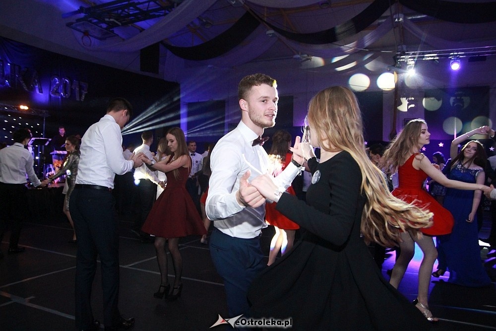 Studniówka III LO w Ostrołęce [07.01.2017] - zdjęcie #53 - eOstroleka.pl