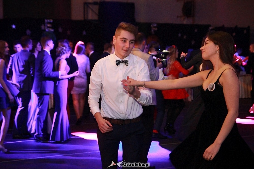 Studniówka III LO w Ostrołęce [07.01.2017] - zdjęcie #51 - eOstroleka.pl