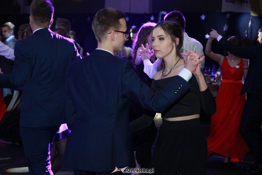 Studniówka III LO w Ostrołęce [07.01.2017] - zdjęcie #48 - eOstroleka.pl