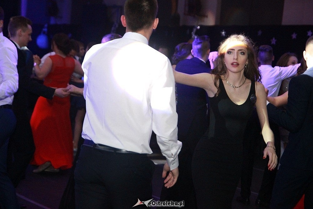 Studniówka III LO w Ostrołęce [07.01.2017] - zdjęcie #47 - eOstroleka.pl