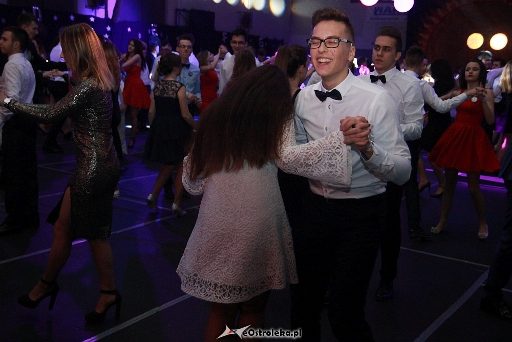 Studniówka III LO w Ostrołęce [07.01.2017] - zdjęcie #42 - eOstroleka.pl