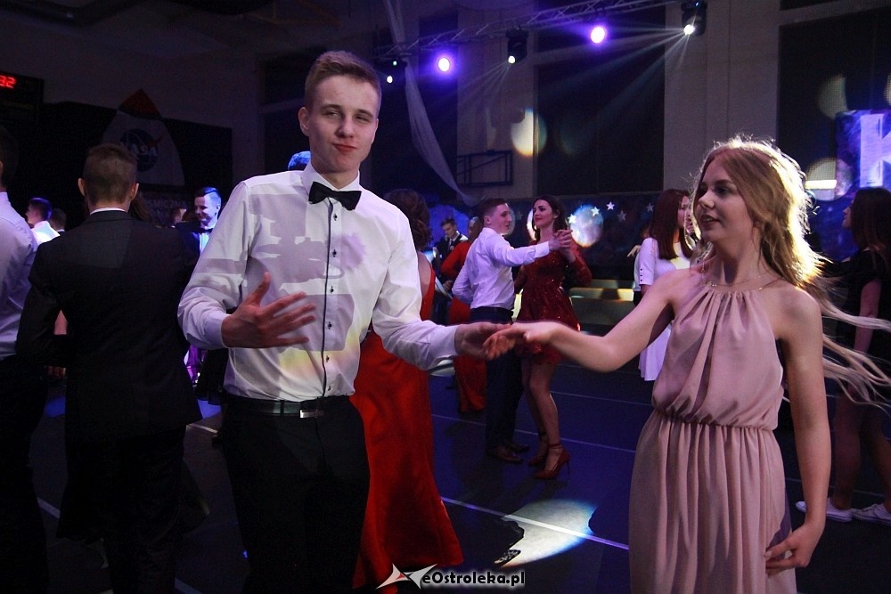 Studniówka III LO w Ostrołęce [07.01.2017] - zdjęcie #38 - eOstroleka.pl