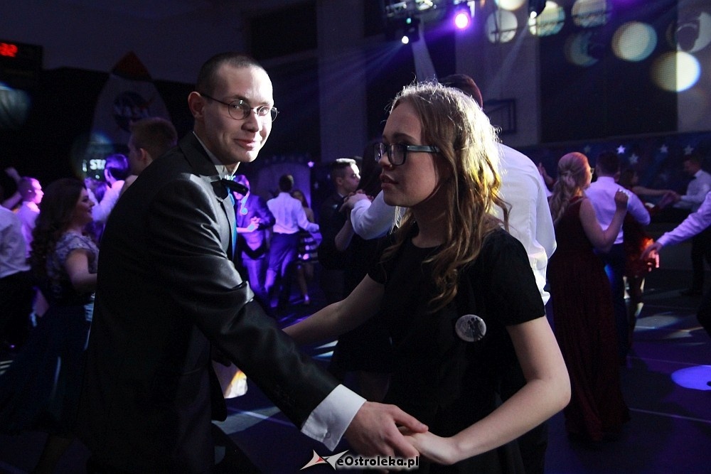 Studniówka III LO w Ostrołęce [07.01.2017] - zdjęcie #35 - eOstroleka.pl