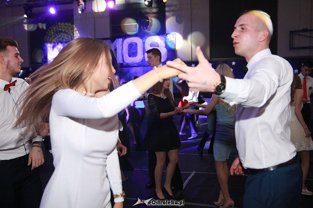 Studniówka III LO w Ostrołęce [07.01.2017] - zdjęcie #33 - eOstroleka.pl